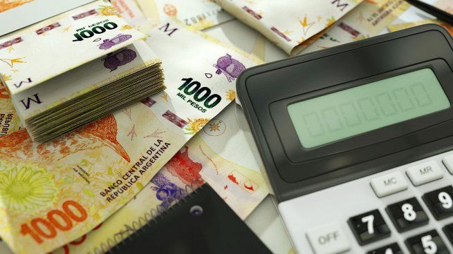pesos-billetes-impuestos.jpg
