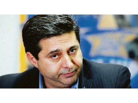 pinchó el globo. Angelici dijo que no están pensando en la vuelta de Tevez y que no van a invertir los 6 millones de dólares de la cláusula.