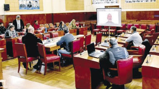 Escenario. Hoy será el turno de casi 100 expositores. Lo mismo pasará mañana. De esta manera, quedarán cerca de 400 particulares que serán convocados para el jueves y viernes.