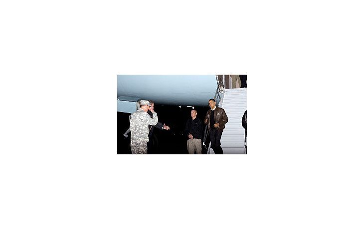 El presidente Estadounidense arribó al país asiático para una visita no anunciada