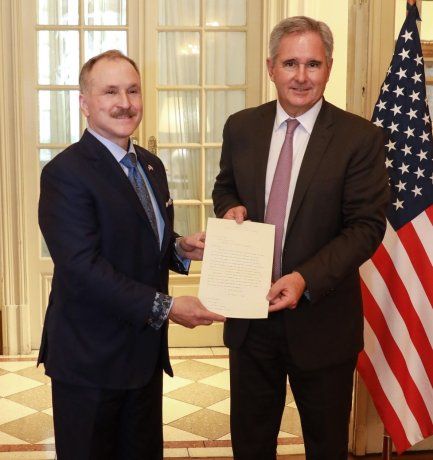 El pasado lunes, Quirno se reunió con el embajador estadounidense en Argentina, Peter Lamelas. El pasado lunes, Quirno se reunió con el embajador estadounidense en Argentina, Peter Lamelas.