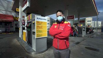 Las medidas de restricción a la circulación impactaron sobre la comercialización de combustibles, pero principalmente en las naftas. El mercado hoy sigue casi 10 puntos abajo con respecto al comienzo de la pandemia. Los estacioneros iniciaron gestiones para conseguir vacunas.&nbsp;