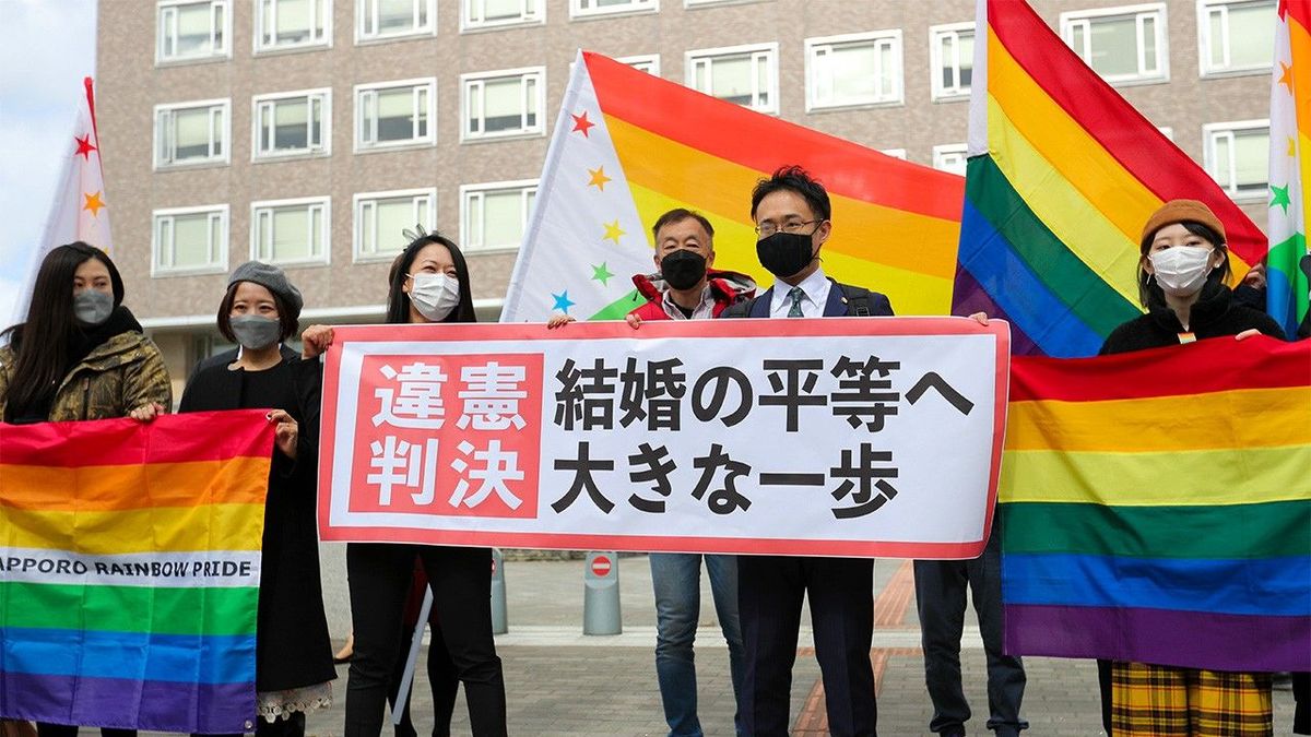 Tokyo recognizes same-sex couples and aims for social inclusion