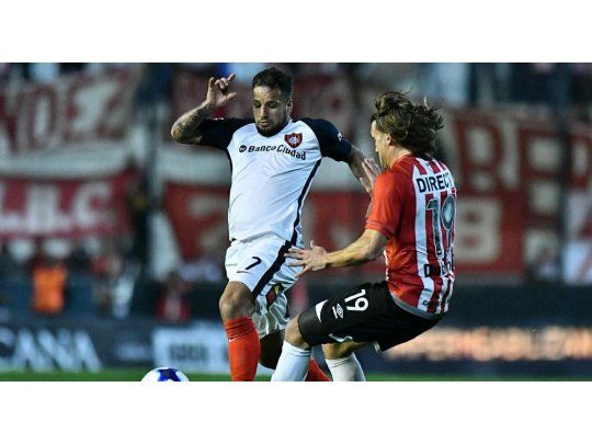 Mussis fue reemplazado en el inicio del segundo tiempo tras un duro golpe que le produjo la grave lesión (Foto del Twitter oficial de San Lorenzo).