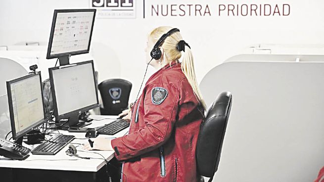 delitos. El Gobierno porteño habilita nuevos mecanismos para denunciar delitos y contravenciones que se suman a los existentes. El 911 de emergencias derivará a un Centro de Atención específico.