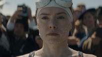 Daisy Ridley protagoniza la joven y el mar, disponible en Disney +