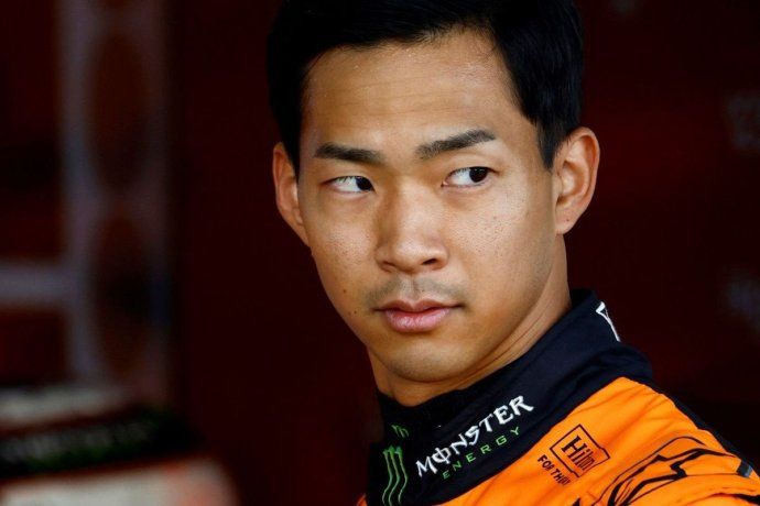 Ryo Hirakawa durante su participación en entrenamientos con McLaren, se perfila como uno de los grandes rivales de Colapinto en la batalla por el asiento en Alpine.