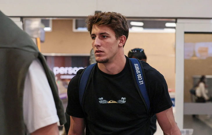 The controversial French rugby player Oscar Jegou at the Ezeiza airport