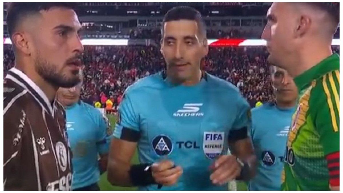 Ignacio Vázquez’s gesture and anger with referee Falcón Pérez for the prison to River