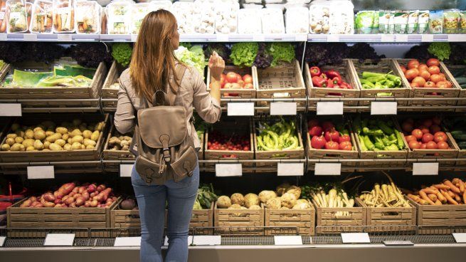 Cada vez más hogares pagan consumos básicos con tarjetas y billeteras virtuales