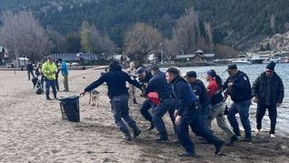 Ani De La Cruz Riffo fue rescatada con vida, pero sufrió una descompensación fatal en la costa.