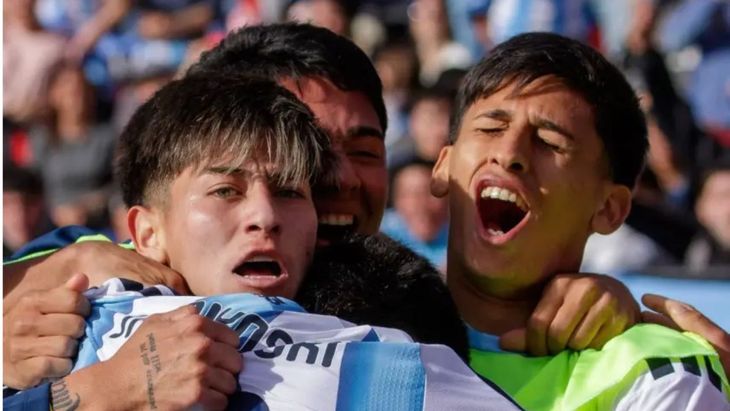 La emoción de los jugadores en el gol. La emoción de los jugadores en el gol.