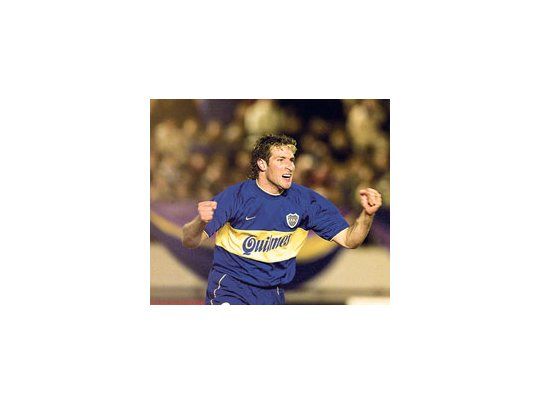 Palermo celebra la conquista ante Real Madrid en la Copa Intercontinental de 2000, la única que jugó con Boca. Hoy se llama Mundial de Clubes y sueña jugarlo con el Pincharrata.