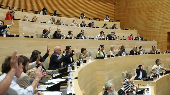 La unicameral Legislatura cordobesa será protagonista de la discusión que se viene por la pretensión de intendentes propios y ajenos de reinterpretar una norma de 2016 que les frena la posibilidad de pelear una re-re en 2023.