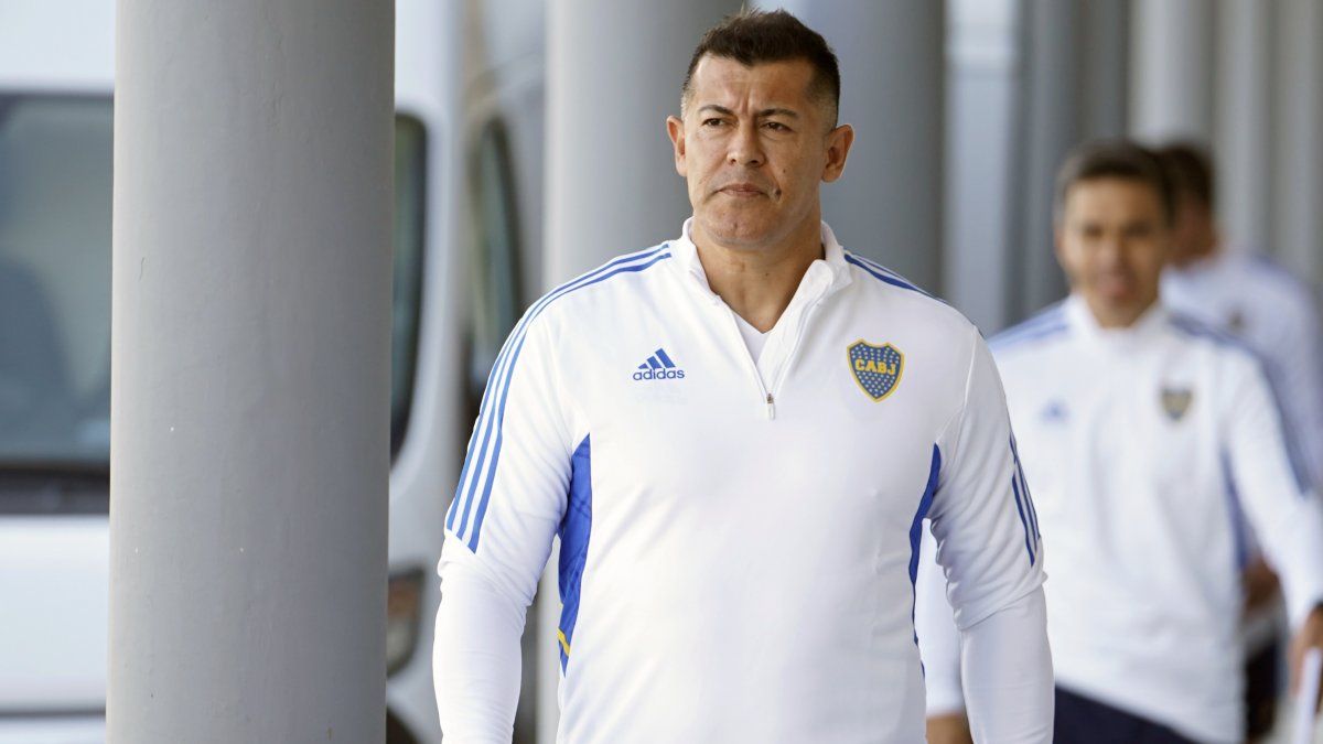 Jorge Almirón, nominated for best coach of 2023