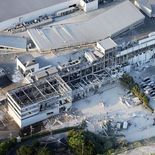 El shopping Aeon Mall sufrió el desplome de parte de su estructura y varias personas quedaron atrapadas.&nbsp;