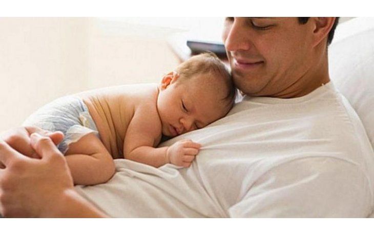 Los trabajadores no saben si existe o no licencia por paternidad.