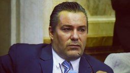 twitter se inundo de memes en alusion al diputado juan emilio ameri