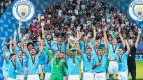 Otro título más. Manchester City levantó el primer trofeo de la temporada.