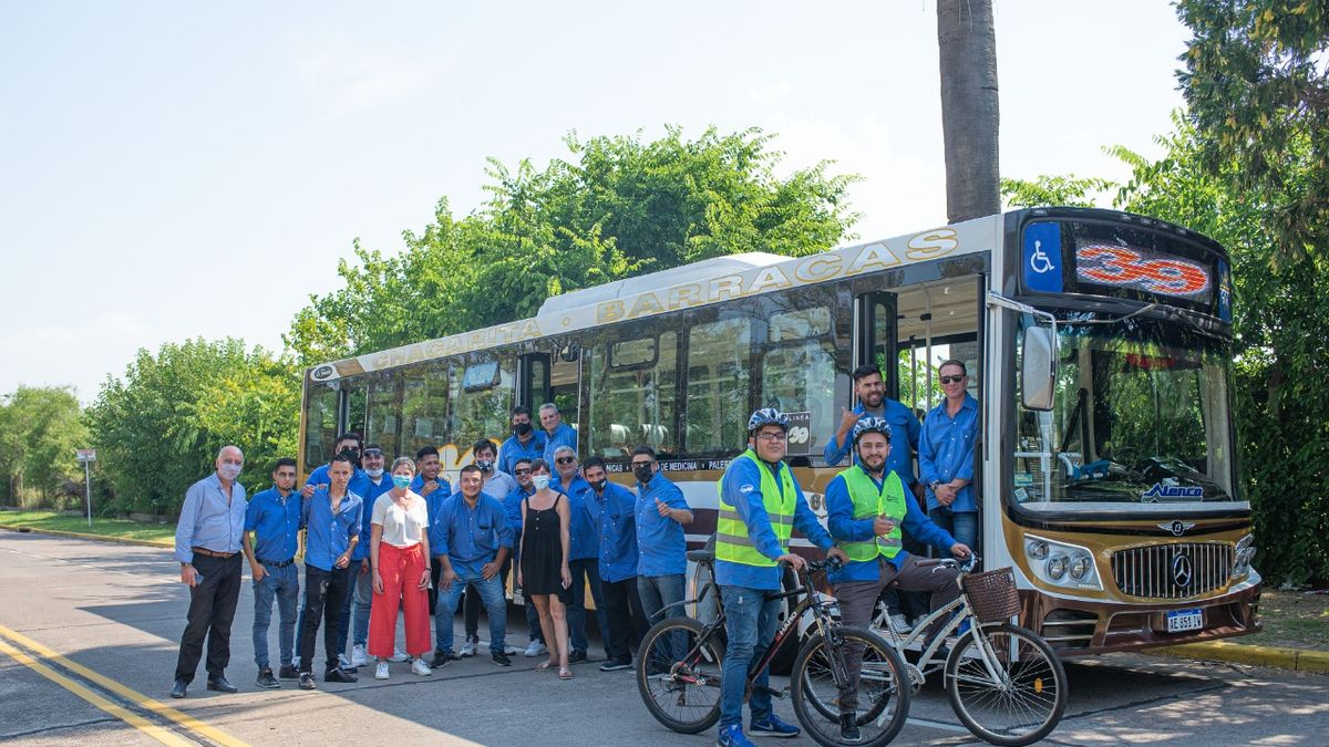 Lanzan programa para que conductores de colectivo sean ciclistas por un día