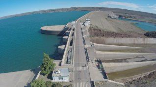 El Gobierno avanzó con la segunda etapa del concurso para vender las represas hidroeléctricas patagónicas.