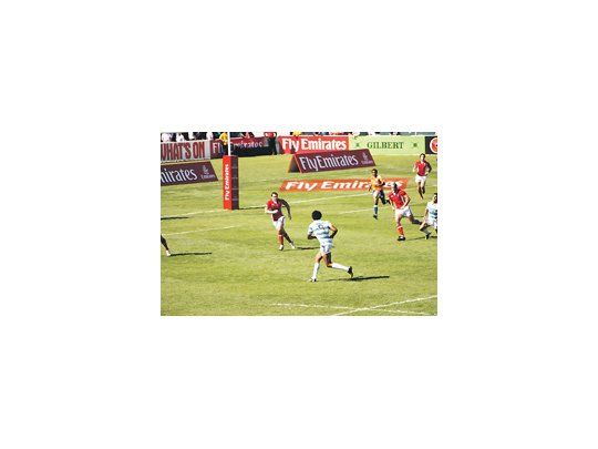 Argentina Sevens en acción. Los Pumas mejoraron en relación con la semana pasada y terminaron cuartos en el Seven de Dubái.