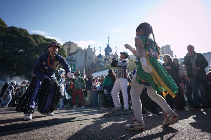 El Parque Lezama se llen&oacute; de actividades culturales este 9 de julio.