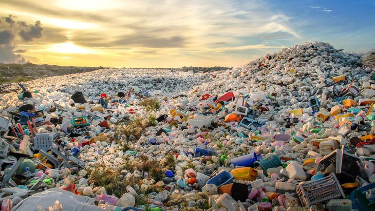 La contaminación de plásticos de un uso: el problema que sigue creciendo.