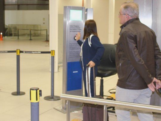 Pasajeros que ingresaron al país a través de Ezeiza tardaron la mitad de tiempo con trámites aduaneros.