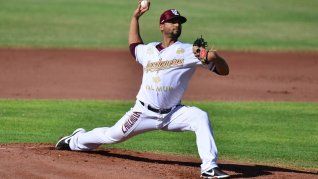 Elián Leyva recibió una suspensión de cuatro juegos junto con una multa económica, como consecuencia de su conducta en el terreno de juego, en el partido entre su equipo, Leones de Yucatán, contra Diablos Rojos de México.