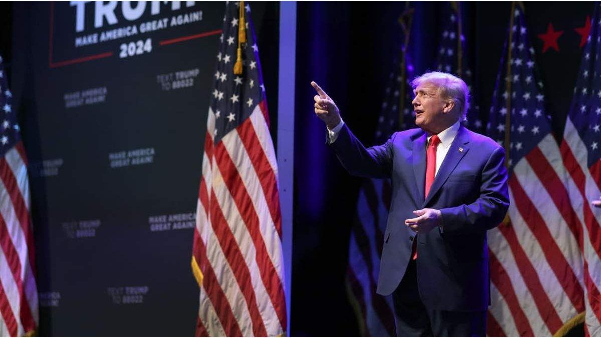 Trump easily won the Iowa primaries and establishes himself as the Republican favorite