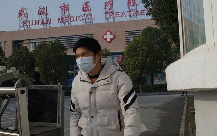 En Wuhan propusieron 14 d&iacute;as m&aacute;s de aislamiento para pacientes recuperados de coronavirus.