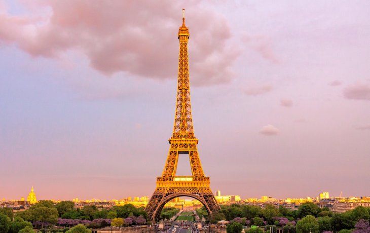 Francia comenzará a partir de este sábado su toque de queda.
