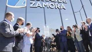 Las autoridades nacionales y provinciales en la inauguración de los hospitales Odontológico y Oftalmológico en Lomas de Zamora.