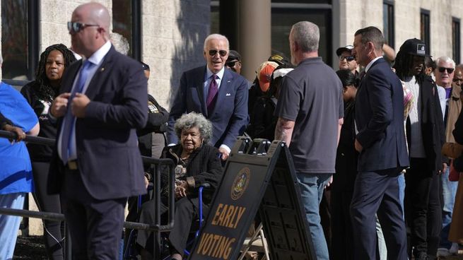 El presidente de Estados Unidos, Joe Biden, acudió a un colegio electoral de Delaware para ejercer el voto anticipado.&nbsp;