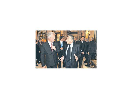 El candidato a la presidencia de Uruguay Tabaré  Vázquez ingresa junto con el empresario Eduardo Eurnekian a la cumbre del CICyP, la cada vez más influyente agrupación  empresarial.