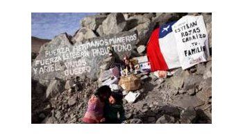 El gobierno chileno envió tubos de oxígeno y un plan sanitario a los 33 mineros