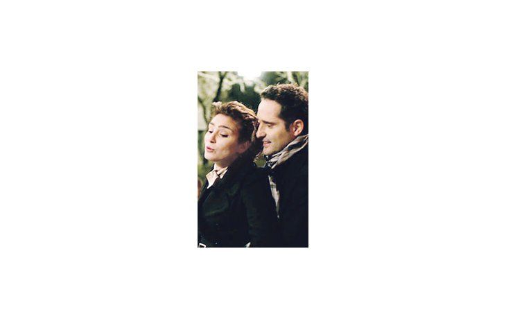 «La suerte en tus manos» es una agradable comedia romántica con un toque lúdico-filosófico y muy buen elenco, empezando por Valeria Bertucelli y el debutante Jorge Drexler.