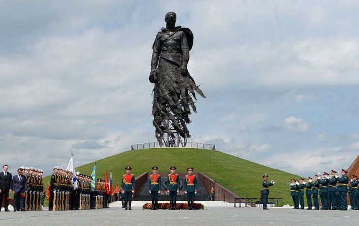 Vladimir Putin encabezó el acto inaugural del imponente monumento.