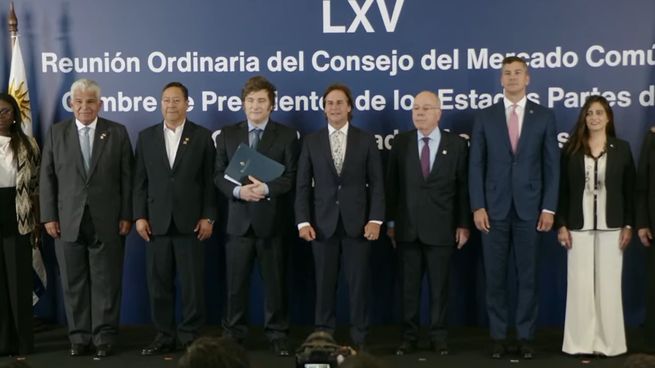 Foto de familia en la última cumbre del Mercosur, en Montevideo.