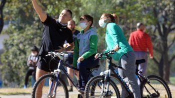 Volver. Los habitantes de Córdoba celebran el regreso de las actividades recreativas.