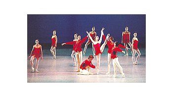 ámbito.com | «Capricho para piano y orquesta», momento de lucimiento para los solistas del Ballet establedel Colón que, junto con el protagonizado por dos bailarines del New York City Ballet,son lo mejor del programa.
