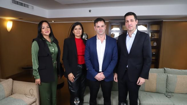 Referentes de distintos sectores de la industria turística se refirieron al contraste del turismo emisivo y el receptivo durante el tercer panel de Ámbito Debate.