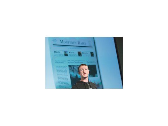 Mark Zuckerberg presentó  ayer el rediseño de Facebook, ahora  más orientado a los dispositivos móviles.