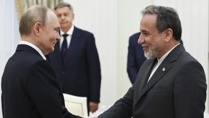 Vladimir Putin recibió al canciller iraní en San Petersburgo en medio de la tensión regional. Vladimir Putin recibió al canciller iraní en San Petersburgo en medio de la tensión regional.