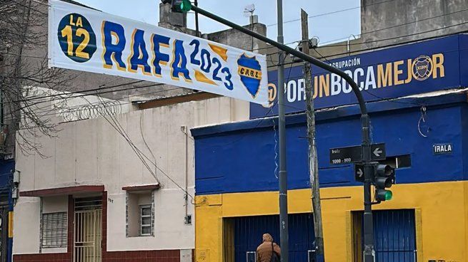 La Boca amaneció con pasacalles alusivos a la candidatura de Rafael Di Zeo a presidente de Boca