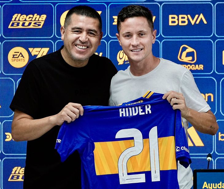 Ander Herrera with the president of Boca, Juan Román Riquelme. Ander Herrera with the president of Boca, Juan Román Riquelme.
