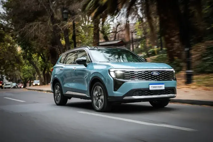 Detrás de las camionetas aparecen dos SUV que también vienen mostrando un desempeño destacado. La Ford Territory ocupa la cuarta posición con 978 patentamientos y se mantiene como el vehículo importado de mayor demanda. Detrás de las camionetas aparecen dos SUV que también vienen mostrando un desempeño destacado. La Ford Territory ocupa la cuarta posición con 978 patentamientos y se mantiene como el vehículo importado de mayor demanda.