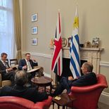 Las reuniones, las fortalezas uruguayas y el deseo de profundizar la relación marcaron la primera jornada de Gabriel Oddone en Reino Unido.