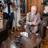 Mario Lubetkin entregó los documentos provisorios del acuerdo Mercosur-UE a Carolina Cosse. Mario Lubetkin entregó los documentos provisorios del acuerdo Mercosur-UE a Carolina Cosse.